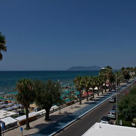 Hotel Ristorante Centosedici Terracina Bagian luar foto