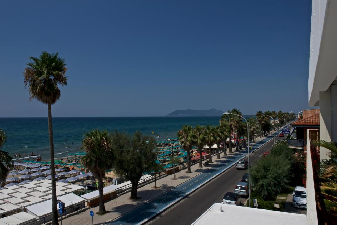 Hotel Ristorante Centosedici Terracina Bagian luar foto