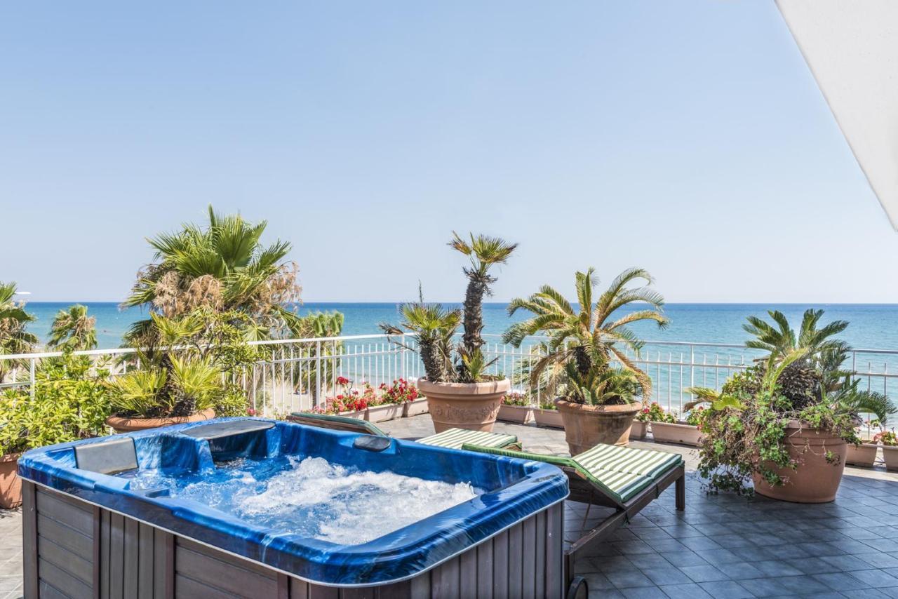 Hotel Ristorante Centosedici Terracina Bagian luar foto
