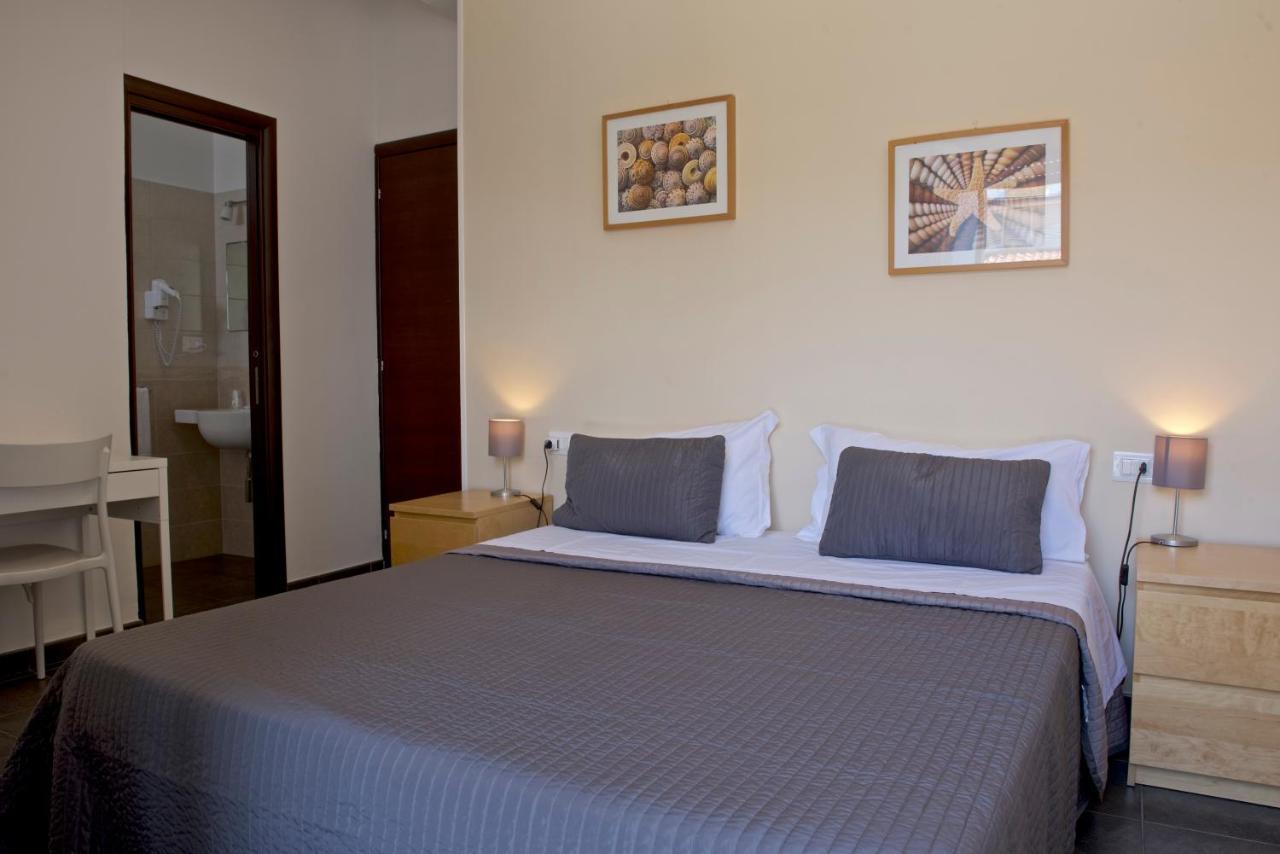 Hotel Ristorante Centosedici Terracina Bagian luar foto