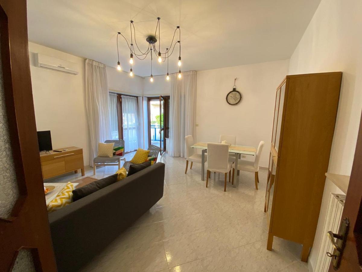 Hotel Ristorante Centosedici Terracina Bagian luar foto